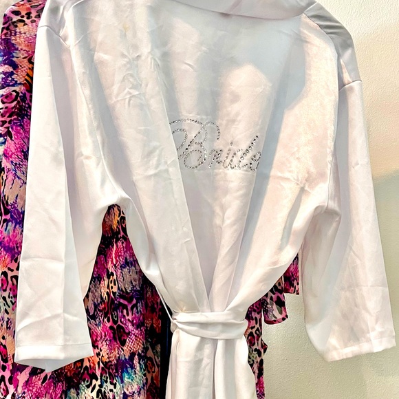 Beautiful satin Bride Rhinestone Robe - Picture 6 of 6